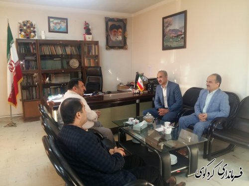 دیدار روسای قبلی و جدید اداره ثبت اسناد شهرستان با فرماندار کردکوی
