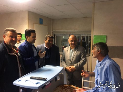 حضور فرماندار آزادشهر به همراه مدیرکل بهزیستی در شب یلدا در جمع بیماران بیمارستان حضرت معصومه(س)