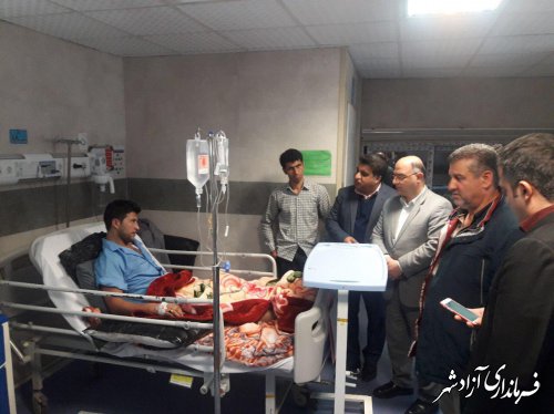 حضور فرماندار آزادشهر به همراه مدیرکل بهزیستی در شب یلدا در جمع بیماران بیمارستان حضرت معصومه(س)