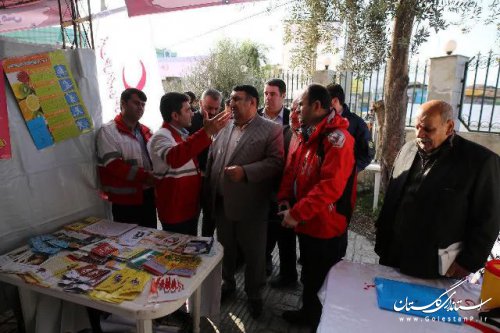 نمایشگاه توانمندی های جمعیت هلال احمر گلستان در شهرستان کردکوی افتتاح شد