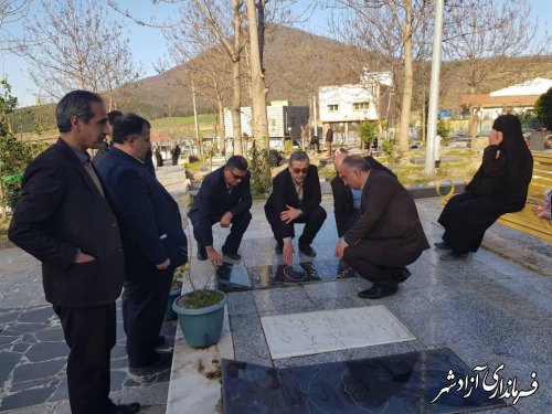غبارروبی و عطرافشانی گلزار شهدای آزادشهر و نوده خاندوز به مناسبت دهه مبارک فجر