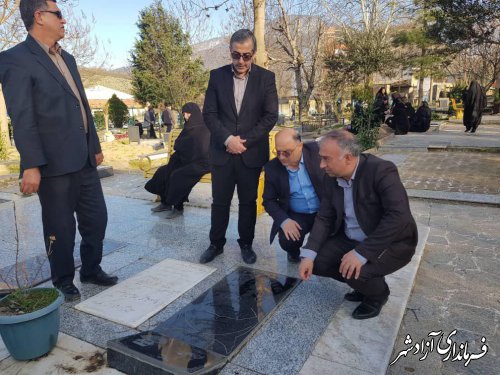 غبارروبی و عطرافشانی گلزار شهدای آزادشهر و نوده خاندوز به مناسبت دهه مبارک فجر