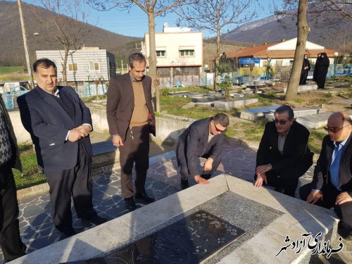 غبارروبی و عطرافشانی گلزار شهدای آزادشهر و نوده خاندوز به مناسبت دهه مبارک فجر