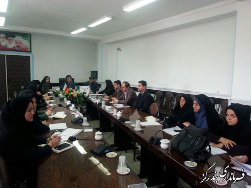 بانوان نقش و جایگاه اثرگذاری در خانواده و جامعه ایفا می کنند