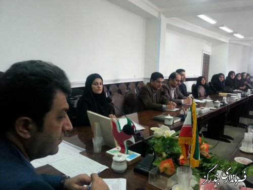بانوان نقش و جایگاه اثرگذاری در خانواده و جامعه ایفا می کنند