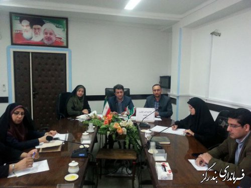 بانوان نقش و جایگاه اثرگذاری در خانواده و جامعه ایفا می کنند