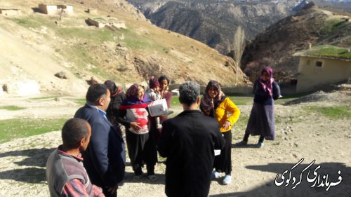 ۱۰۰ بسته مواد غذایی و امدادی بین آسیب دیدگان روستاهای مناطق کوهپایه ای توزیع شد