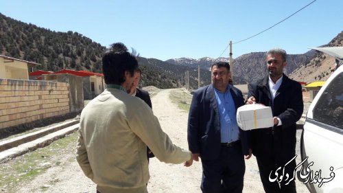 ۱۰۰ بسته مواد غذایی و امدادی بین آسیب دیدگان روستاهای مناطق کوهپایه ای توزیع شد