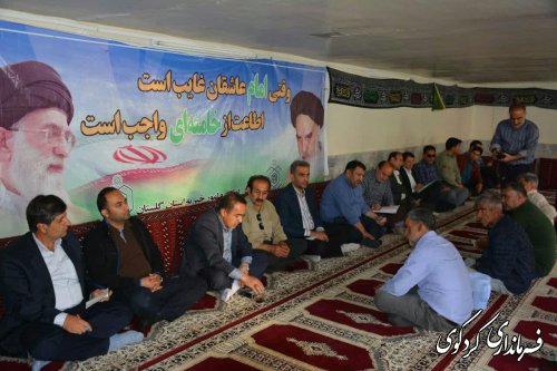 نشست مسئولان با مردم روستای رادکان و بررسی وحل مشکلات در این روستا با حضور فرماندار