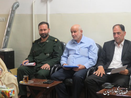میز خدمت با حضور مسئولین در محل دفتر امام جمعه شهر دلند برگزار گردید
