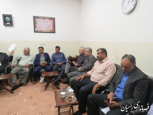 میز خدمت با حضور مسئولین در محل دفتر امام جمعه شهر دلند برگزار گردید