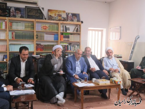 میز خدمت با حضور مسئولین در محل دفتر امام جمعه شهر دلند برگزار گردید