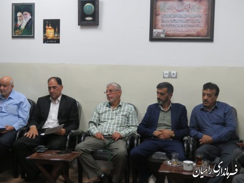 میز خدمت با حضور مسئولین در محل دفتر امام جمعه شهر دلند برگزار گردید
