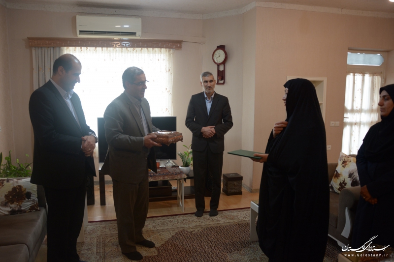 دیدار و تکریم مدیرکل آموزش فنی و حرفه ای گلستان از خانواده شهید رحیمی