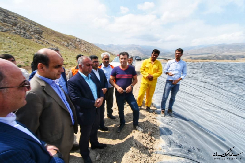 بازدید استاندار گلستان از مراحل احداث آب بندان در روستای تیل آباد شهرستان آزادشهر
