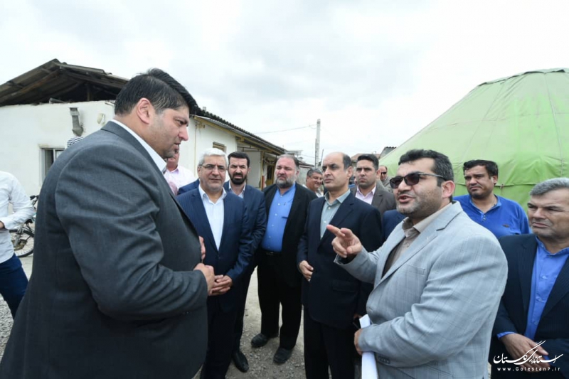 دیدار معاون سیاسی وزیر کشور و استاندار گلستان با خانواده شهیدان حبیب لی