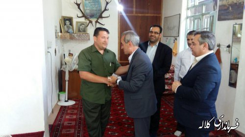 دیدار فرماندار شهرستان کلاله با خانواده شهید سعدی در شهر کلاله