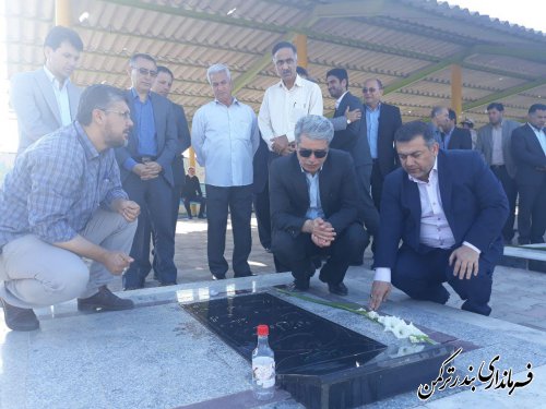 غبارروبی گلزار شهدای شهرستان ترکمن