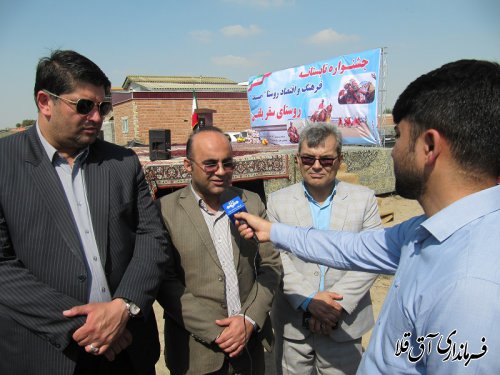 جشنواره فرهنگ و اقتصاد روستا"امید"در روستای سیل زده سقر یلقی شهرستان آق قلا برگزار شد