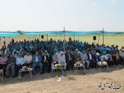 جشنواره فرهنگ و اقتصاد روستا"امید"در روستای سیل زده سقر یلقی شهرستان آق قلا برگزار شد