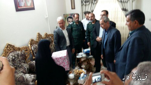 دیدار فرماندار شهرستان کلاله با خانواده معظم شهداء