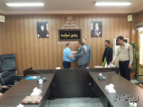 تجلیل فرماندار شهرستان آزادشهر از تعاونگران قهرمان در مسابقات مختلف ورزشی