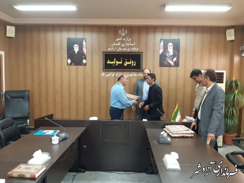 تجلیل فرماندار شهرستان آزادشهر از تعاونگران قهرمان در مسابقات مختلف ورزشی
