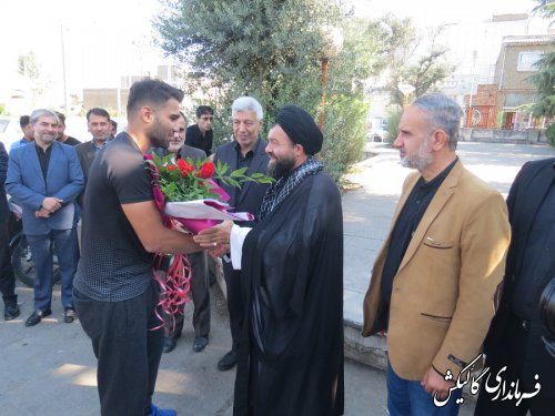 استقبال از قهرمان گالیکشی مسابقات جهانی کاراته