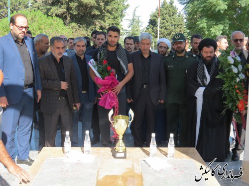 استقبال از قهرمان گالیکشی مسابقات جهانی کاراته