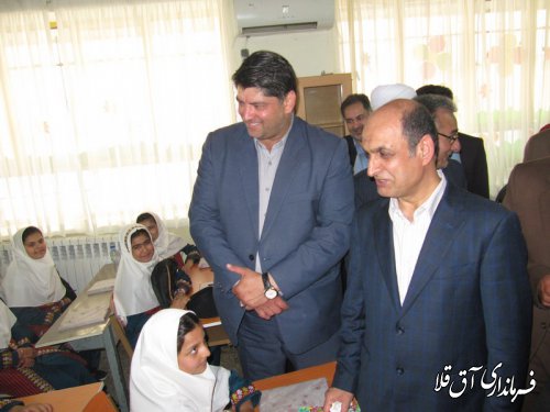 مراسم متمرکز زنگ بازگشایی مدارس استان در دبستان تربیت شهر آق قلا برگزار شد