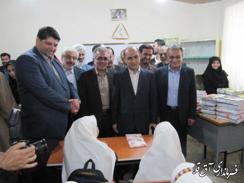 مراسم متمرکز زنگ بازگشایی مدارس استان در دبستان تربیت شهر آق قلا برگزار شد