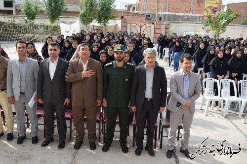 مراسم متمرکز  بازگشایی مدارس و هفته دفاع مقدس در شهرستان ترکمن برگزار شد
