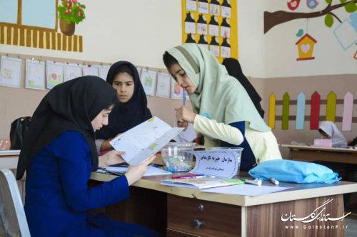 130 بسته لوازم التحریر بین دانش آموزان مدرسه مهربانی توزیع شد