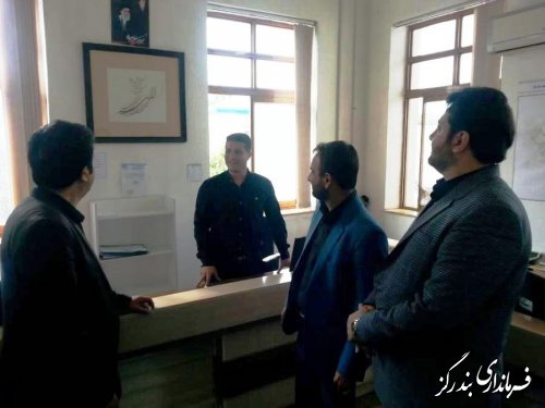 فرماندار بندرگز به صورت سرزده از شهرداری بازدید کرد