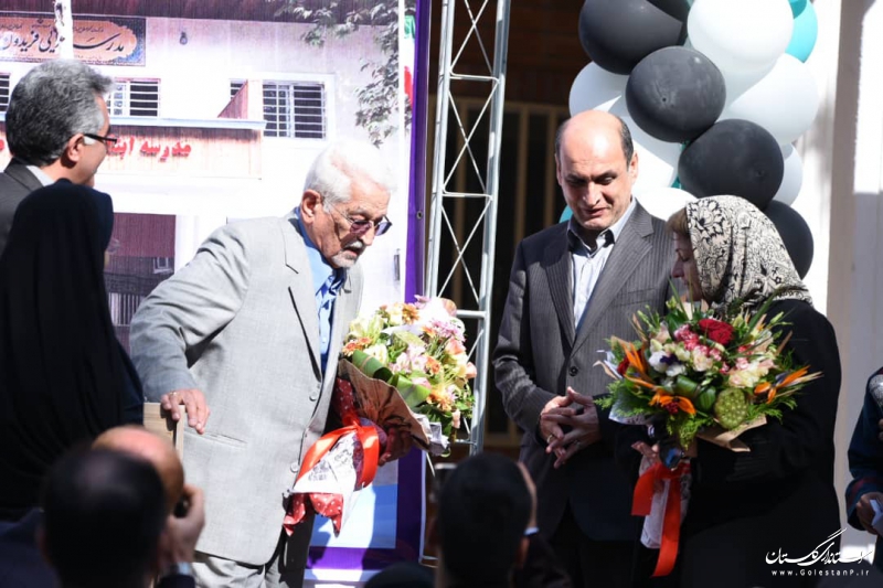 راه توسعه کشور از مدارس می گذرد/ آموزش کار گروهی در اولویت معلمان باشد