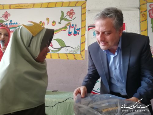مراسم اهداء کیف و لوازم التحریر در مدرسه مهربانی گرگان برگزار شد
