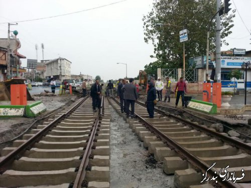 بازدید فرماندار بندرگز از عملیات بازسازی گذرگاه ریلی بندرگز