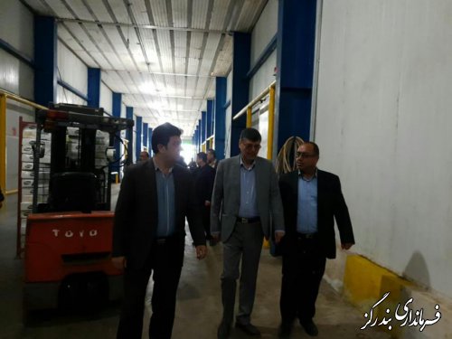 بازدید مسوولان استانی و شهرستانی از انبار‌های ذخیره سازی مرغ در بندرگز
