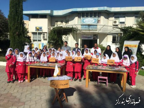 ترويج فرهنگ كتاب و كتابخواني از همان ابتداي زندگي در بين نسل جوان صورت گيرد