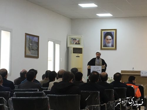 اقامه باشکوه نماز جماعت در دستگاه های اجرایی از تکالیف مدیران و روسای ادارات است