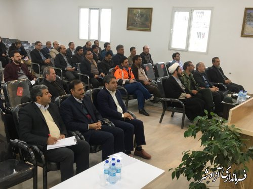 اقامه باشکوه نماز جماعت در دستگاه های اجرایی از تکالیف مدیران و روسای ادارات است