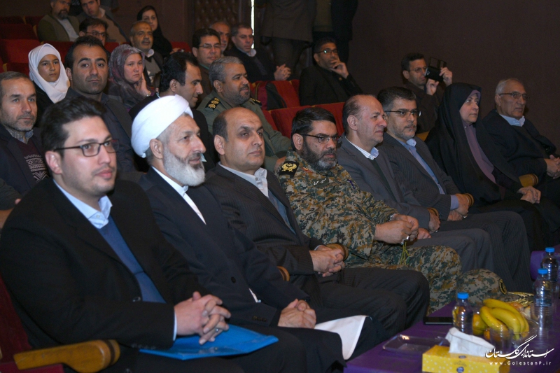 توجه به کتاب و کتابخوانی زمینه توسعه را فراهم می آورد