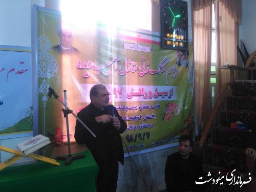 گلنگ‌زنی احداث خانه های آسیب‌دیده از رانش در روستای برنجون
