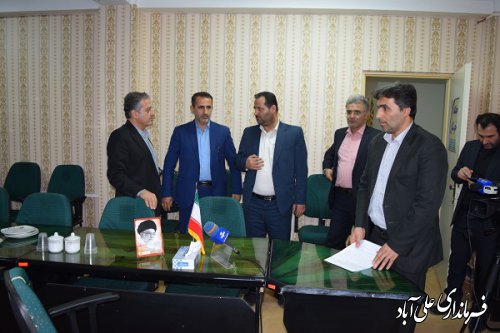بازدید رئیس ستاد انتخابات استان از روند ثبت نام داوطلبان