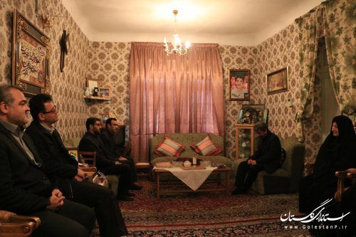 دیدار مدیرکل امور اتباع و مهاجرین خارجی استانداری با خانواده شهید حجت الله سیفی