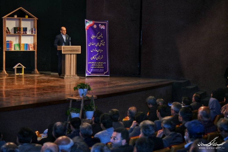 امروزه باسواد بودن به معنی تشخیص درست و نادرست از میان انبوه اطلاعات است
