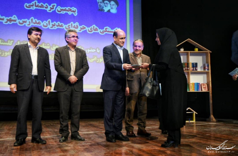 امروزه باسواد بودن به معنی تشخیص درست و نادرست از میان انبوه اطلاعات است