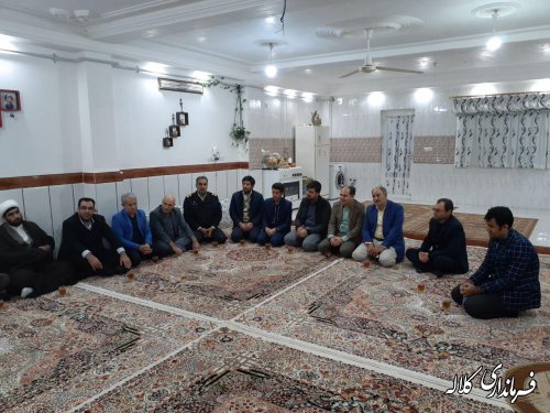 دیدار فرماندار شهرستان کلاله با خانواده شهید امیری در شهر کلاله