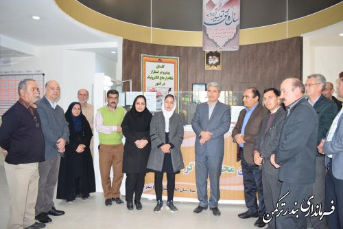 تجلیل فرماندار از پرستاران در بیمارستان امام خمینی (ره ) بندرترکمن