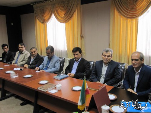 نشست صمیمی معاون توسعه مدیریت و منابع استاندار با کارکنان فرمانداری آق قلا و بخشداری های تابعه